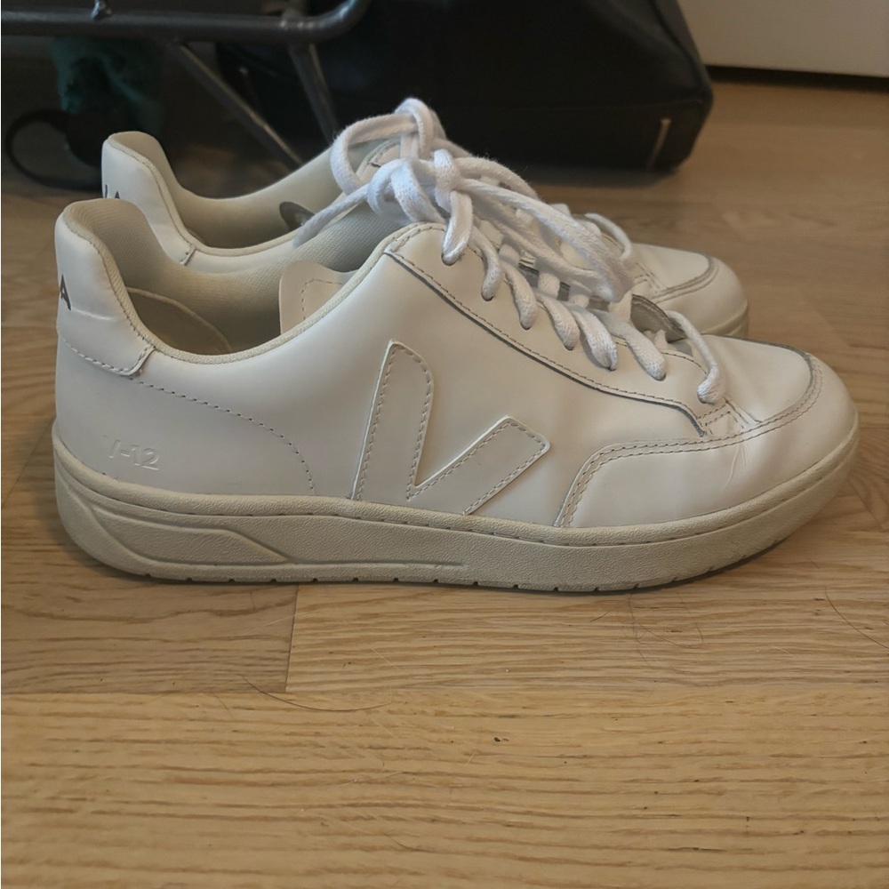 Vejas Sneakers. Size 8.5. Worn but good condition